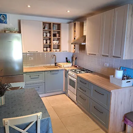 Dom wakacyjny Robinson Ane *