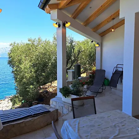 Vikendica Robinson Ane Gdinj